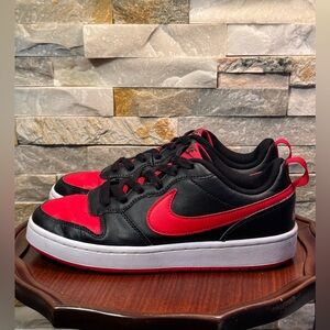 Youth Sz 6 Nike Court Borough Low 2 Black Red  Basketball Sneakers Shoes EUC